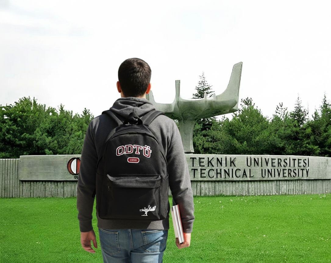 ODTÜ - Siyah Sırt Çantası